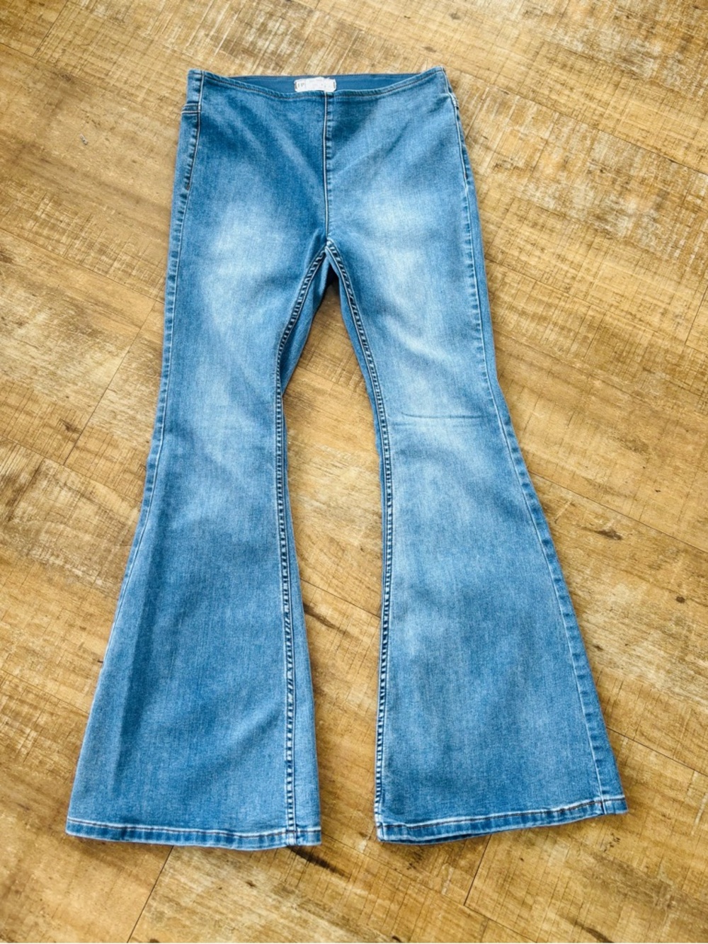 Free People Pull On Bell Bottom Flare Jeans size 28 Short